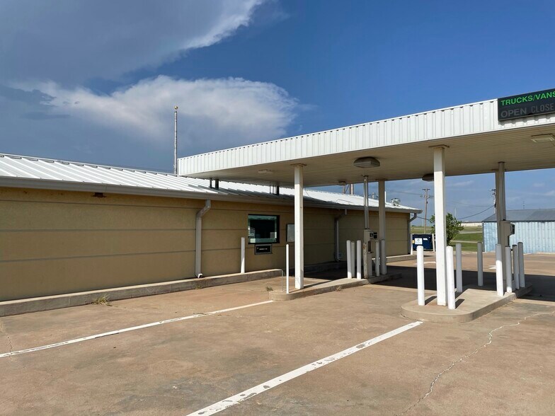 924 Missouri, Walters, OK à vendre - Photo du bâtiment - Image 2 de 16