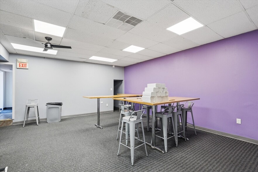 97 Wood St, Bristol, PA for sale - Building Photo - Image 3 of 29