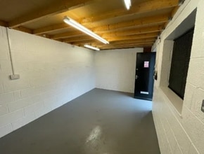 Waterloo Rd, Alcester for lease Interior Photo- Image 2 of 2