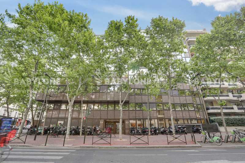Office in Levallois Perret for lease - Building Photo - Image 2 of 16