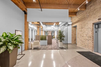 212 W Superior St, Chicago, IL for lease Interior Photo- Image 2 of 8