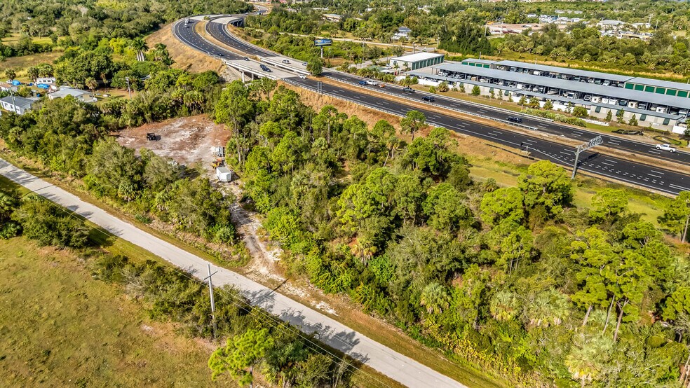 US17 Duncan Rd, Punta Gorda, FL à vendre - Photo du bâtiment - Image 2 de 12