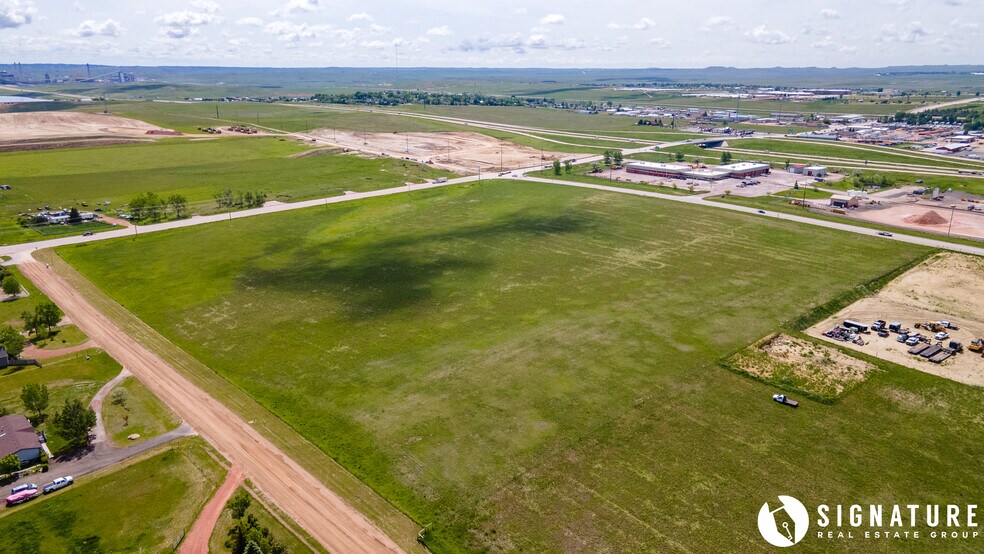 651 Garner Lake Rd, Gillette, WY à vendre - Photo du bâtiment - Image 3 de 23