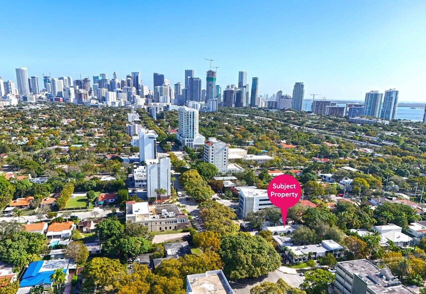 2825 SW 3rd Ave, Miami, FL à vendre - Photo du bâtiment - Image 3 de 10
