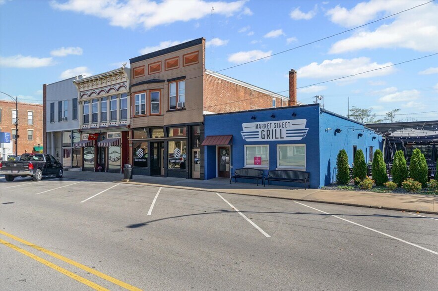 125 S Market St, Paxton, IL à vendre - Photo du bâtiment - Image 3 de 97
