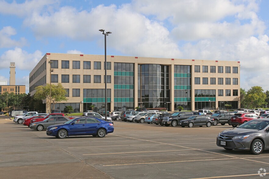 2200 Space Park Dr, Houston, TX à louer - Photo du bâtiment - Image 2 de 7