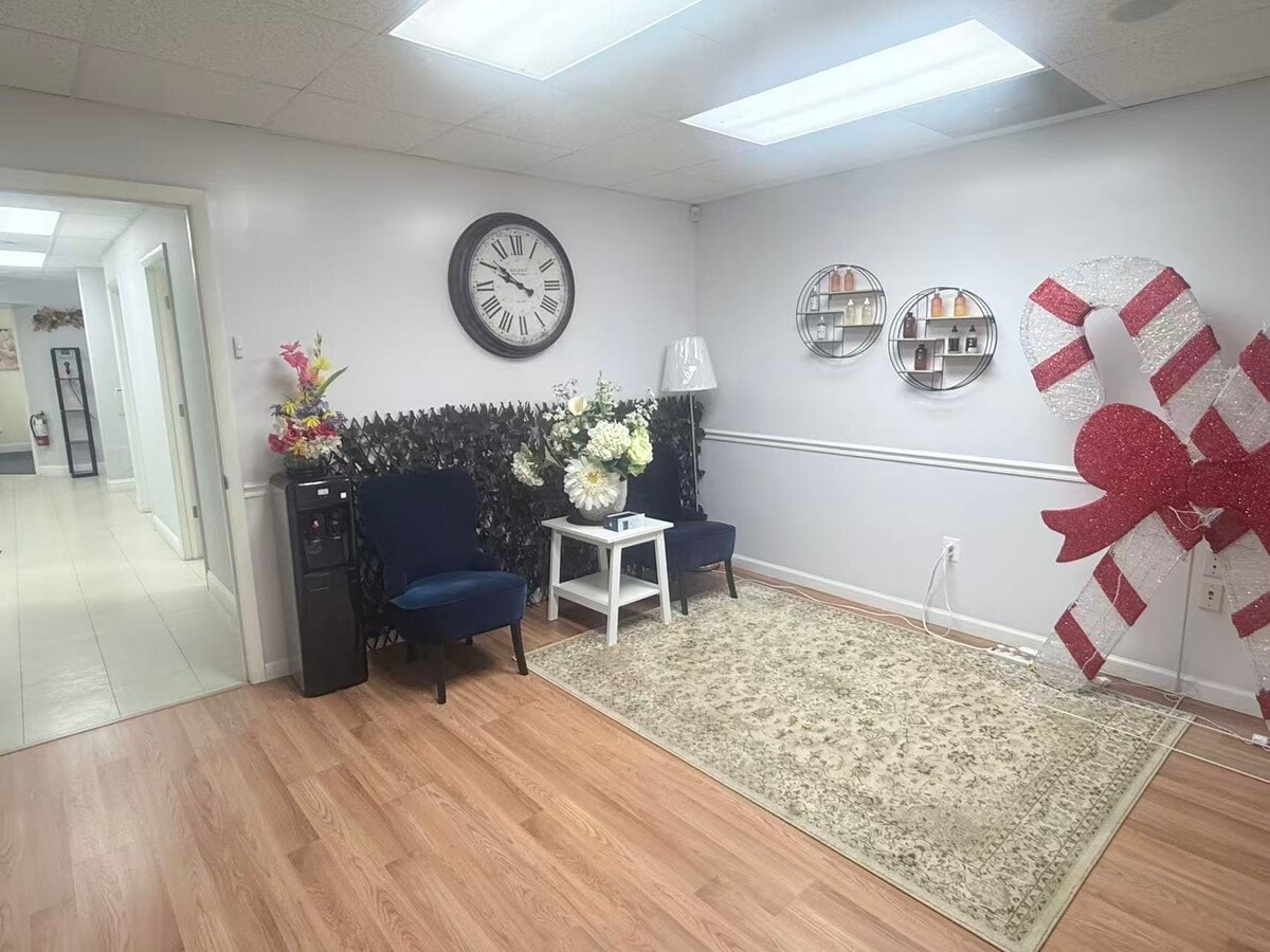 106 Elden St, Herndon, VA 20170 - Unité 13 -  - Photo intérieure - Image 2 of 8