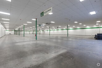 100 Spalding Square, Griffin, GA for lease Interior Photo- Image 2 of 13