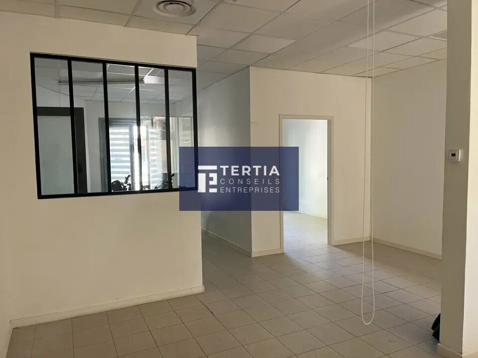 Office in Montpellier for lease Interior Photo- Image 1 of 10