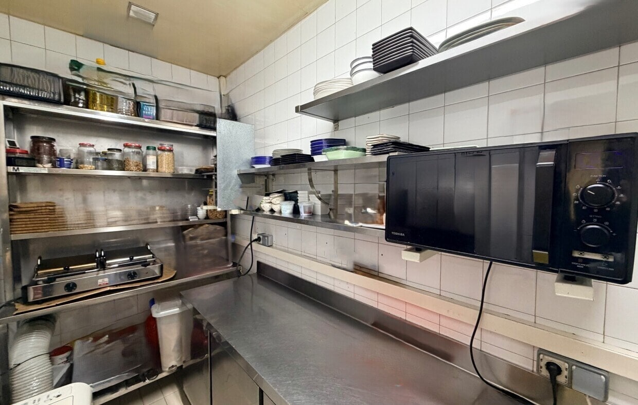 Retail in Barcelona, Barcelona for lease Primary Photo- Image 1 of 2