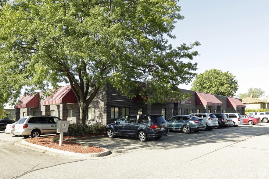 3820-3830 44th St SE, Grand Rapids, MI for lease - Primary Photo - Image 1 of 14