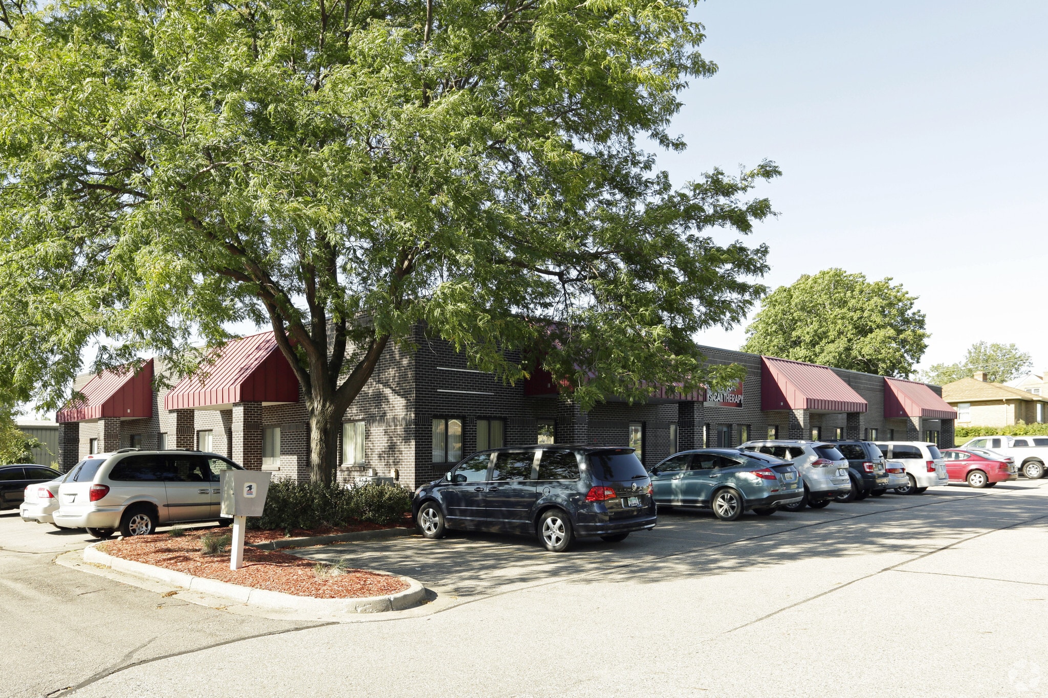 3820-3830 44th St SE, Grand Rapids, MI for lease Primary Photo- Image 1 of 15