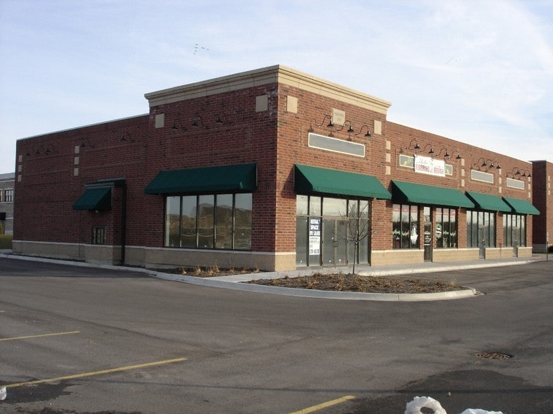 471-479 Briargate Dr, South Elgin, IL for sale - Primary Photo - Image 1 of 20