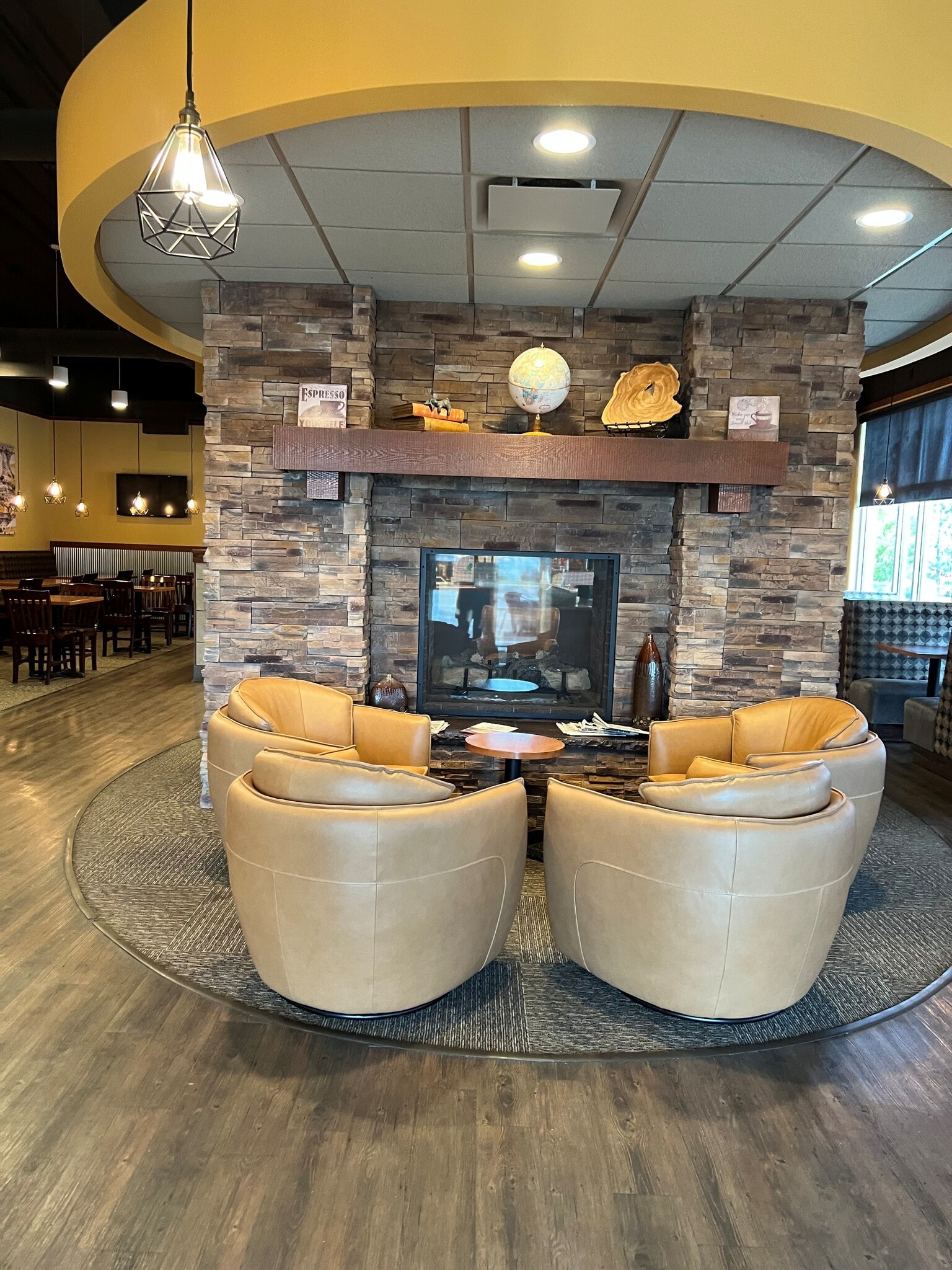 269 16th St W, Dickinson, ND for lease Interior Photo- Image 1 of 32