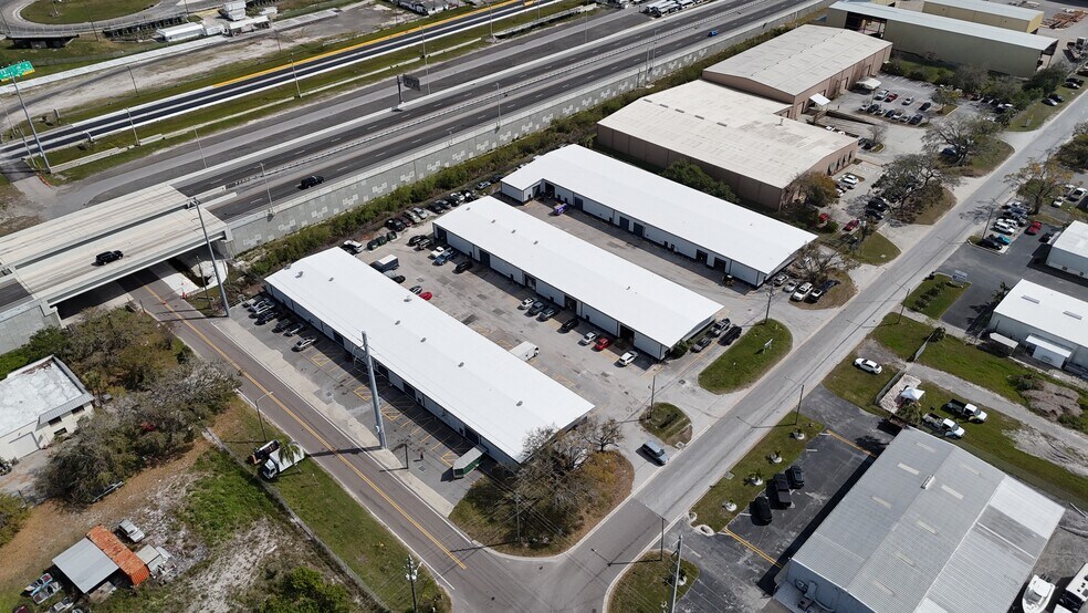 12555 N 44th St, Clearwater, FL à louer - Photo du bâtiment - Image 3 de 5