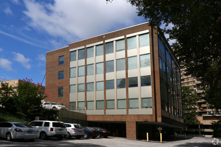 400 E Joppa Rd, Towson, MD à louer - Photo du bâtiment - Image 2 de 7