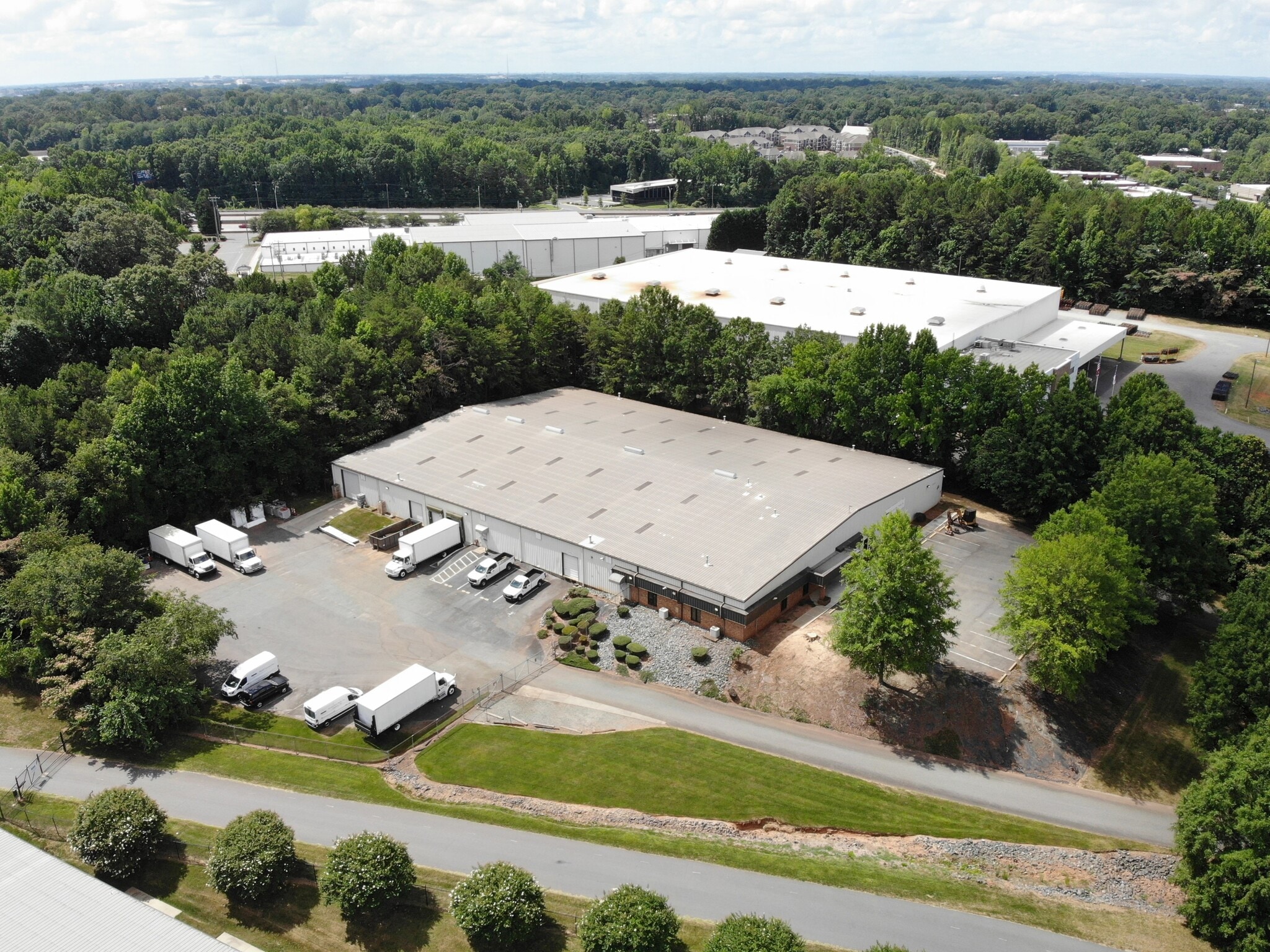 2007 Gateway Blvd, Charlotte, NC for lease Primary Photo- Image 1 of 13