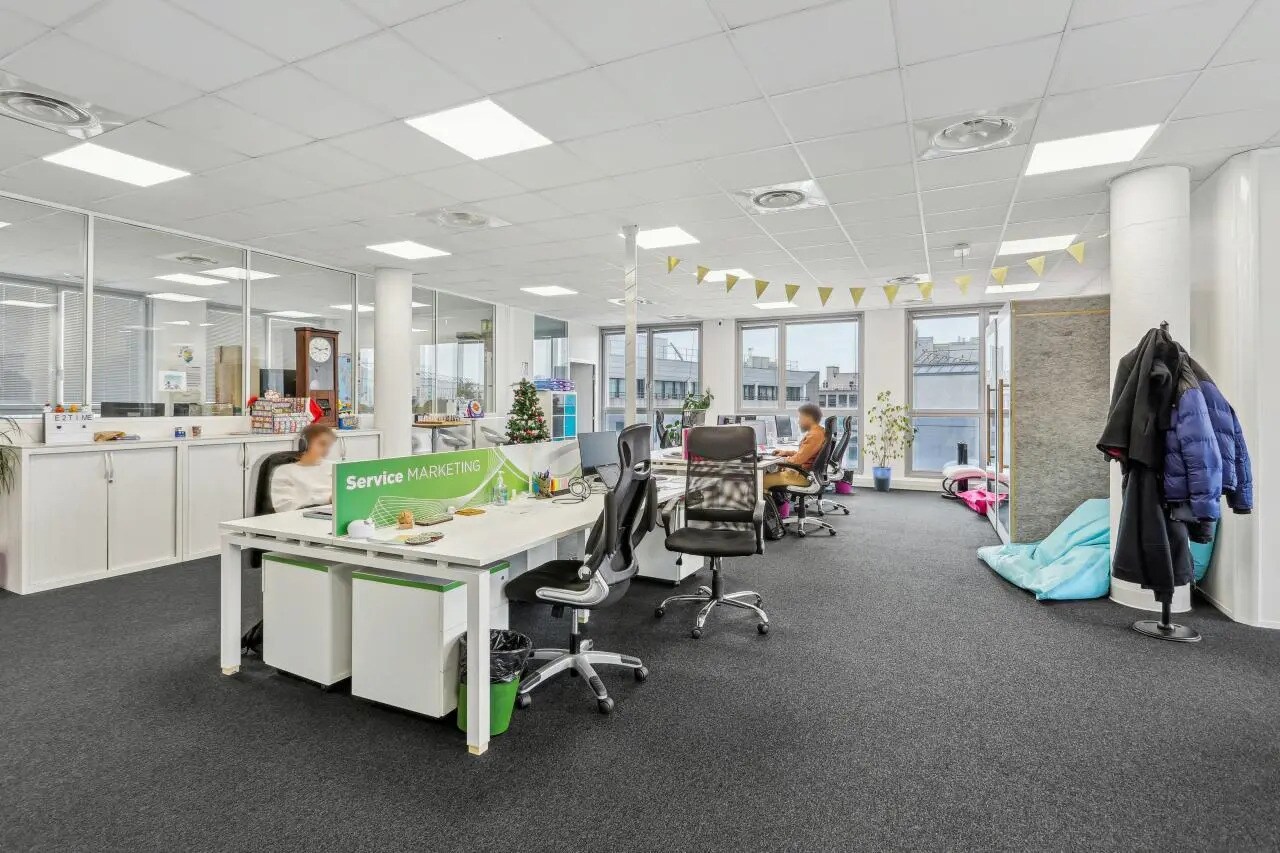 Office in Montreuil for lease Building Photo- Image 1 of 13