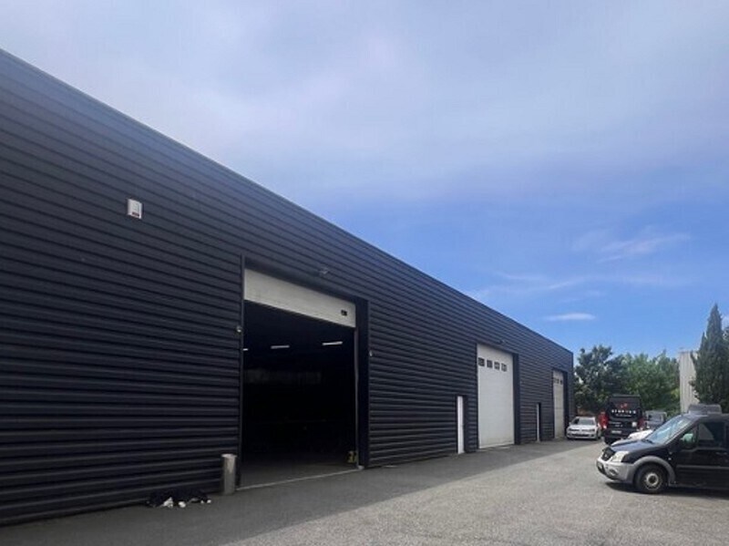 Industrial in Montrabé for lease Building Photo- Image 1 of 4