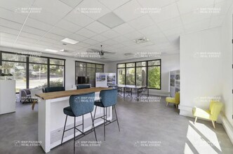 Office in Aix-en-Provence for lease Interior Photo- Image 1 of 2