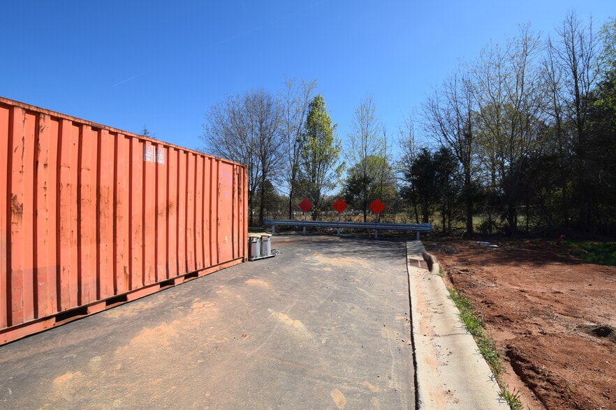 4017 Cowboy Ln, Charlotte, NC for sale - Building Photo - Image 2 of 4