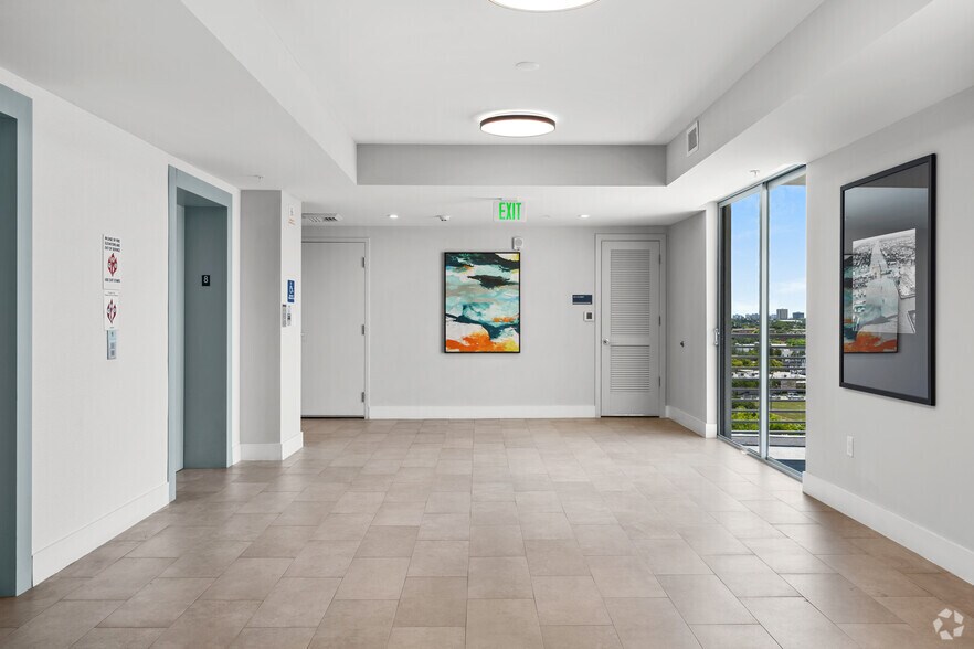 200 NE 1st Ave, Pompano Beach, FL à louer - Photo intérieure - Image 2 de 106