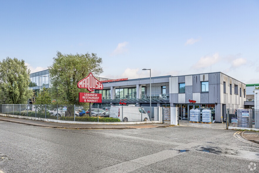 5 McNicol Dr, London for lease - Primary Photo - Image 1 of 22