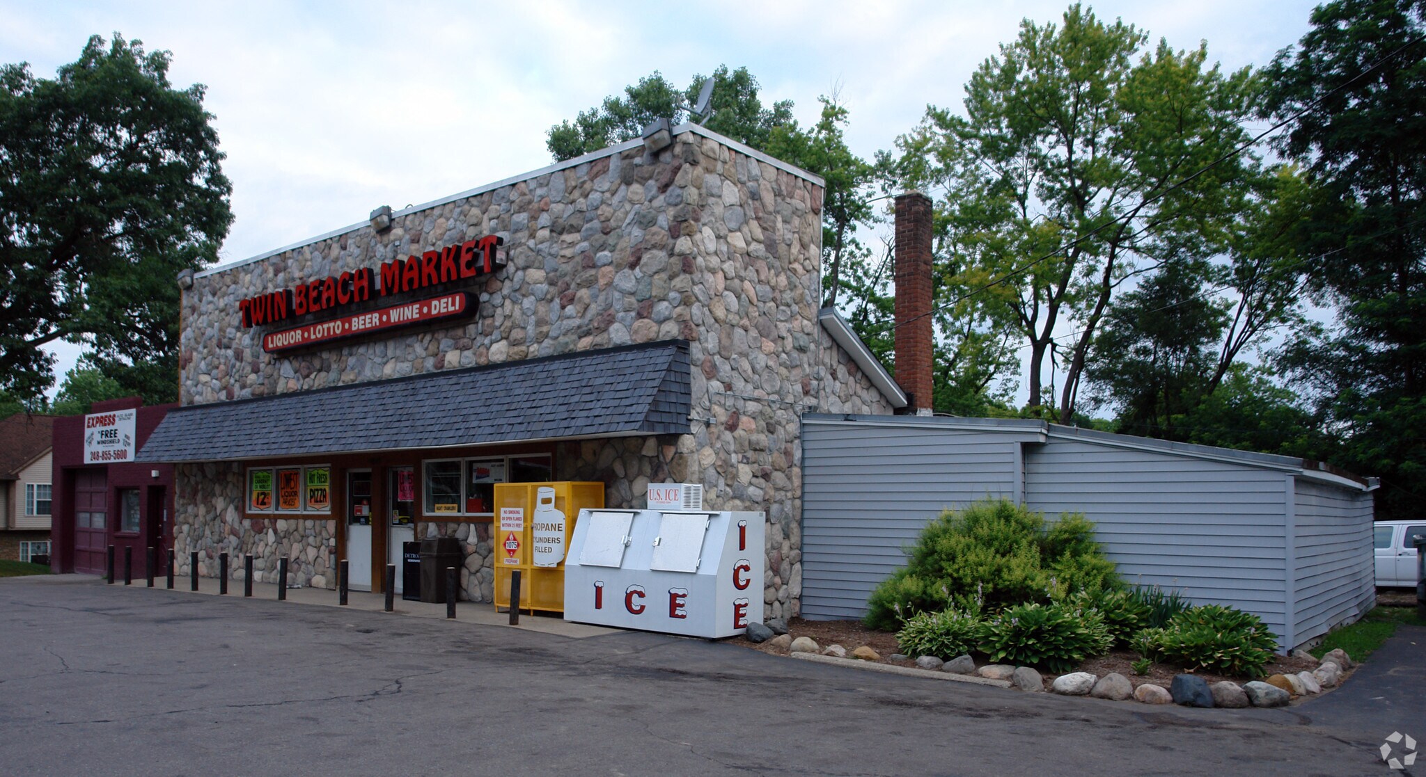 4292-4296 Green Lake Rd, West Bloomfield, MI à vendre Photo principale- Image 1 de 10