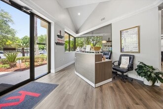 8702 Perimeter Park Blvd, Jacksonville, FL for lease Interior Photo- Image 1 of 12