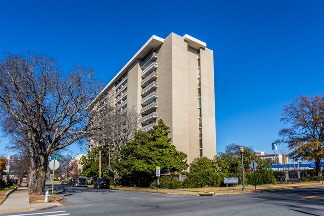 Plus de détails pour 700 E 9th St, Little Rock, AR - Multi-résidentiel à vendre