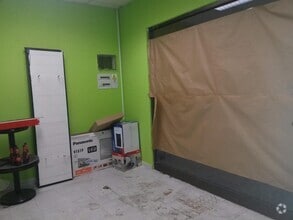 Retail in Segovia, Segovia for lease Interior Photo- Image 1 of 4