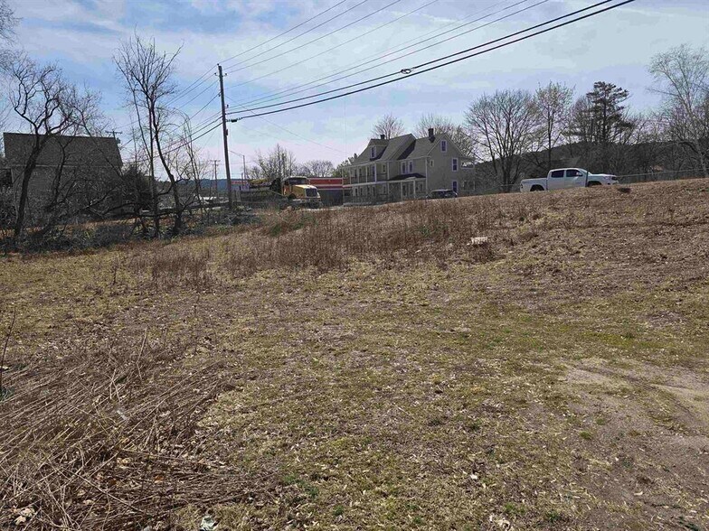 98 Washington St, Claremont, NH for sale - Building Photo - Image 2 of 5