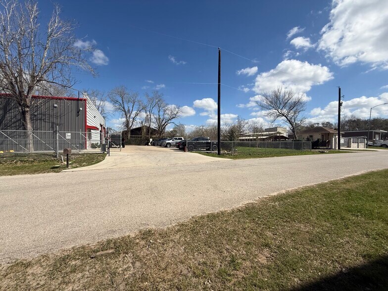 14111 Elmfield St, Houston, TX à vendre - Photo du bâtiment - Image 3 de 12