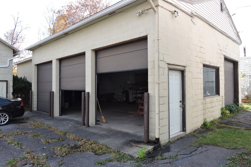 2704 Brewerton Rd, Syracuse, NY for sale - Building Photo - Image 1 of 1