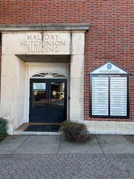 102-112 Main St, Lagrange, GA for lease - Primary Photo - Image 1 of 10