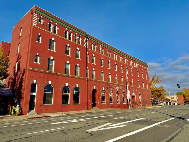 Plus de détails pour 1590 California St, Redding, CA - Commerce de détail à louer