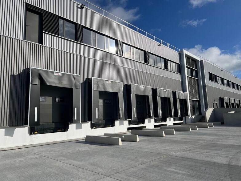 2 Avenue Des Morillons, Garges-lès-Gonesse for lease - Building Photo - Image 2 of 10
