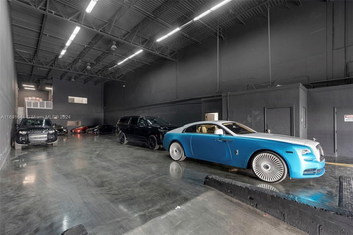 7620 NW 25th St, Miami, FL 33122 - Unité 2 -  - Photo intérieure - Image 1 of 5