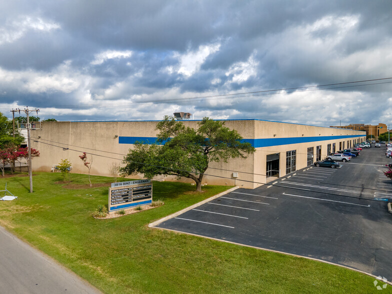 3816 Binz Engleman Rd, San Antonio, TX for lease - Building Photo - Image 1 of 7