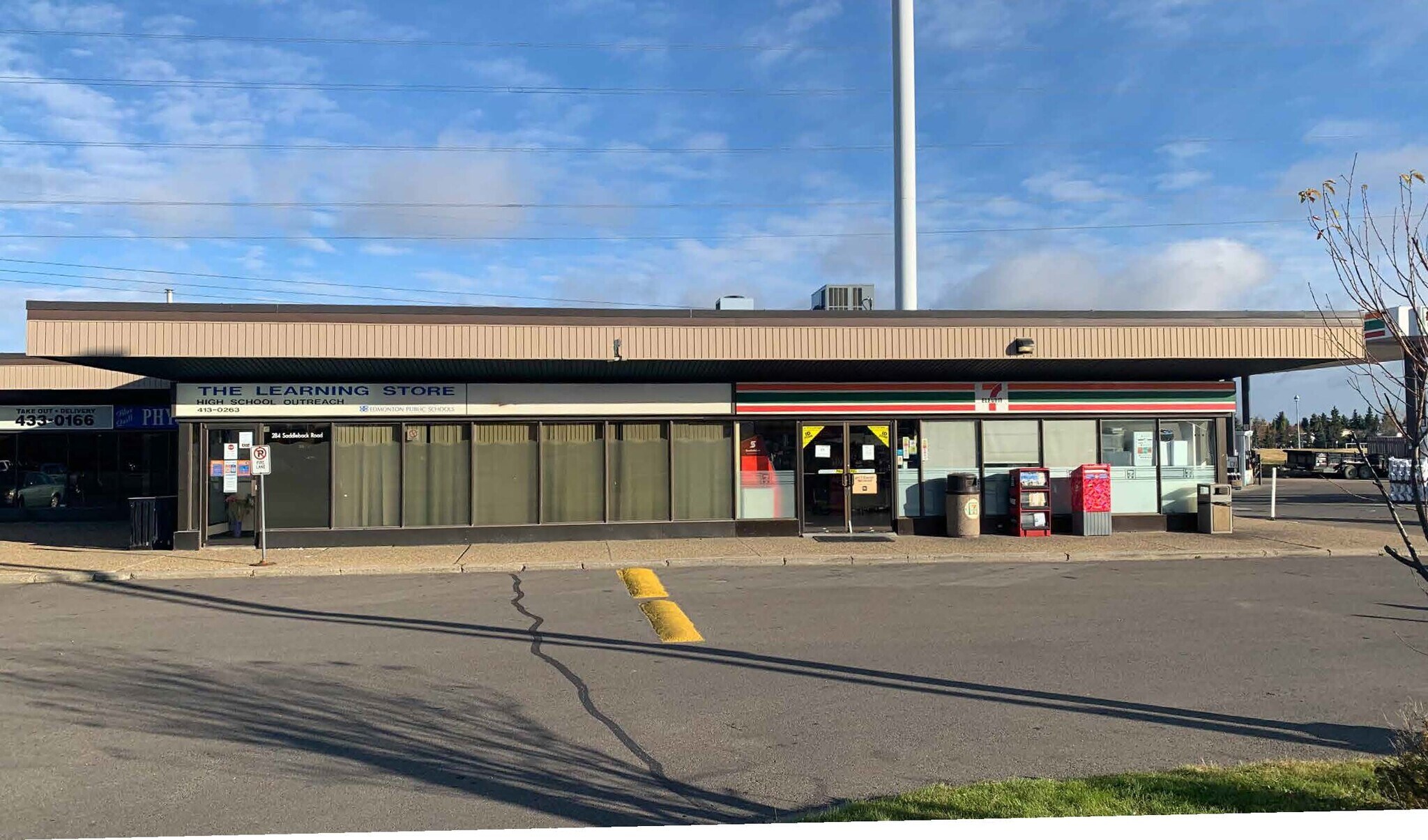 280-312 Saddleback Rd NW, Edmonton, AB à vendre Photo du bâtiment- Image 1 de 1