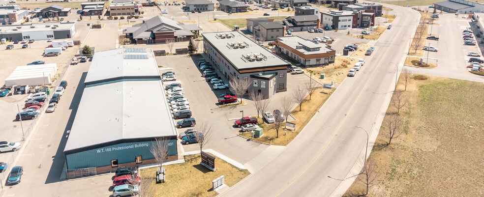 491 Wt Hill Blvd S, Lethbridge, AB à vendre - Photo du bâtiment - Image 2 de 5
