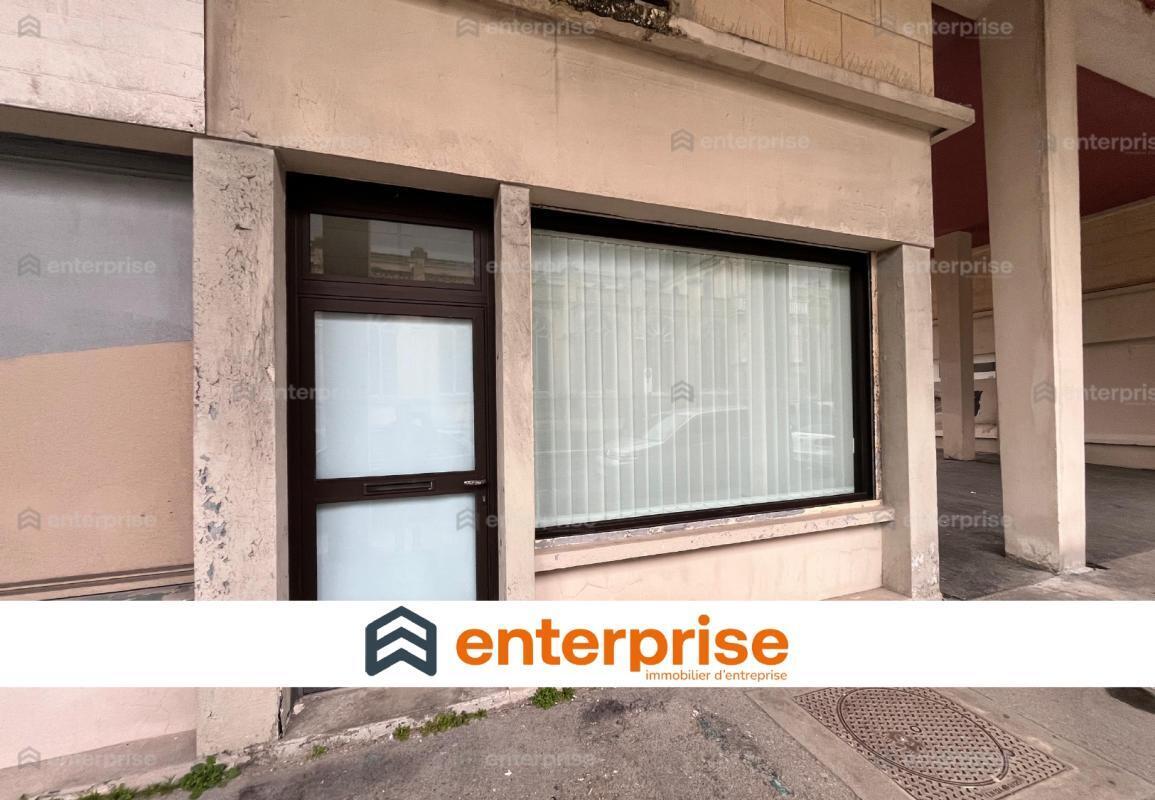 Retail in Le Havre for lease Building Photo- Image 1 of 6