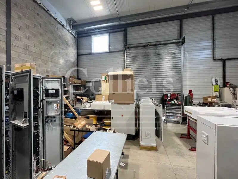 Flex in Gardanne for lease Interior Photo- Image 1 of 7