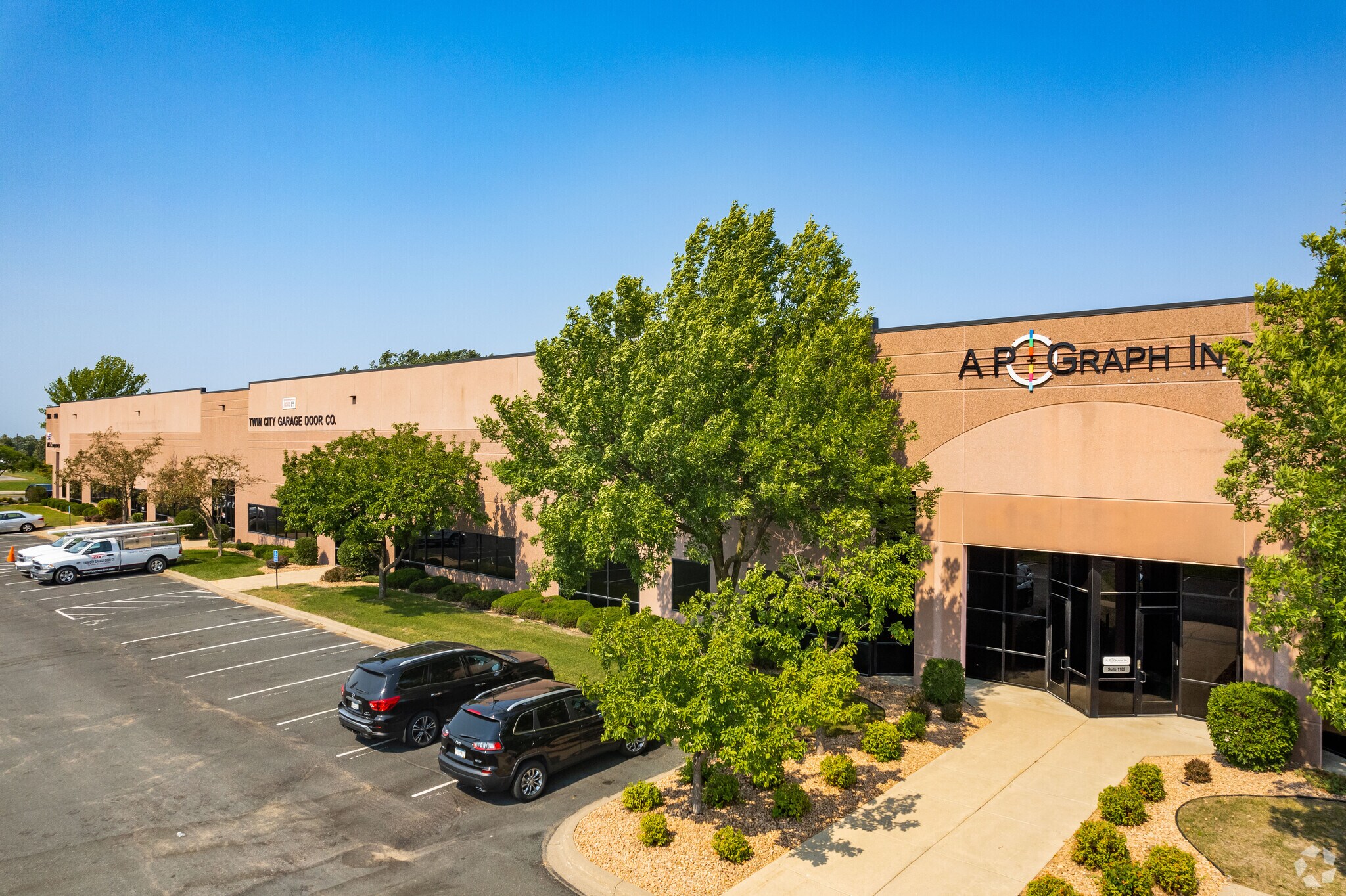 1166-1200 Cliff Rd E, Burnsville, MN for lease Building Photo- Image 1 of 12