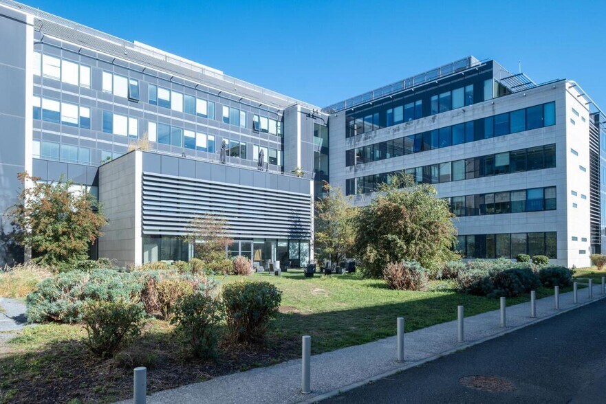 Bureau dans Rungis à louer - Photo du bâtiment - Image 2 de 2