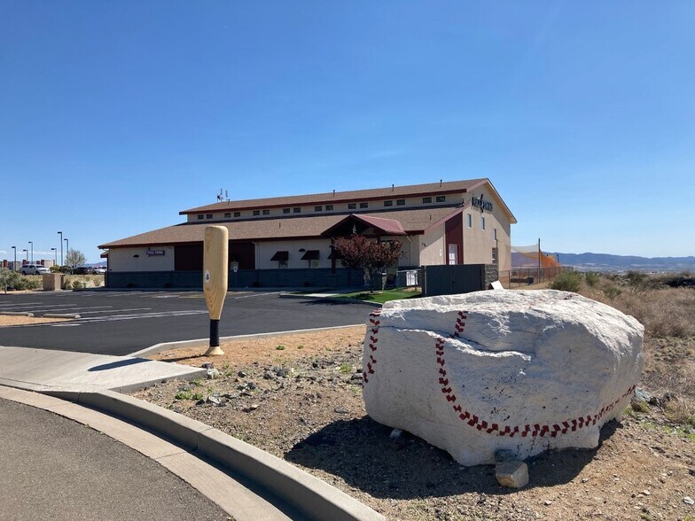 2555 N Crownpointe Dr, Prescott Valley, AZ à vendre - Photo du bâtiment - Image 3 de 25