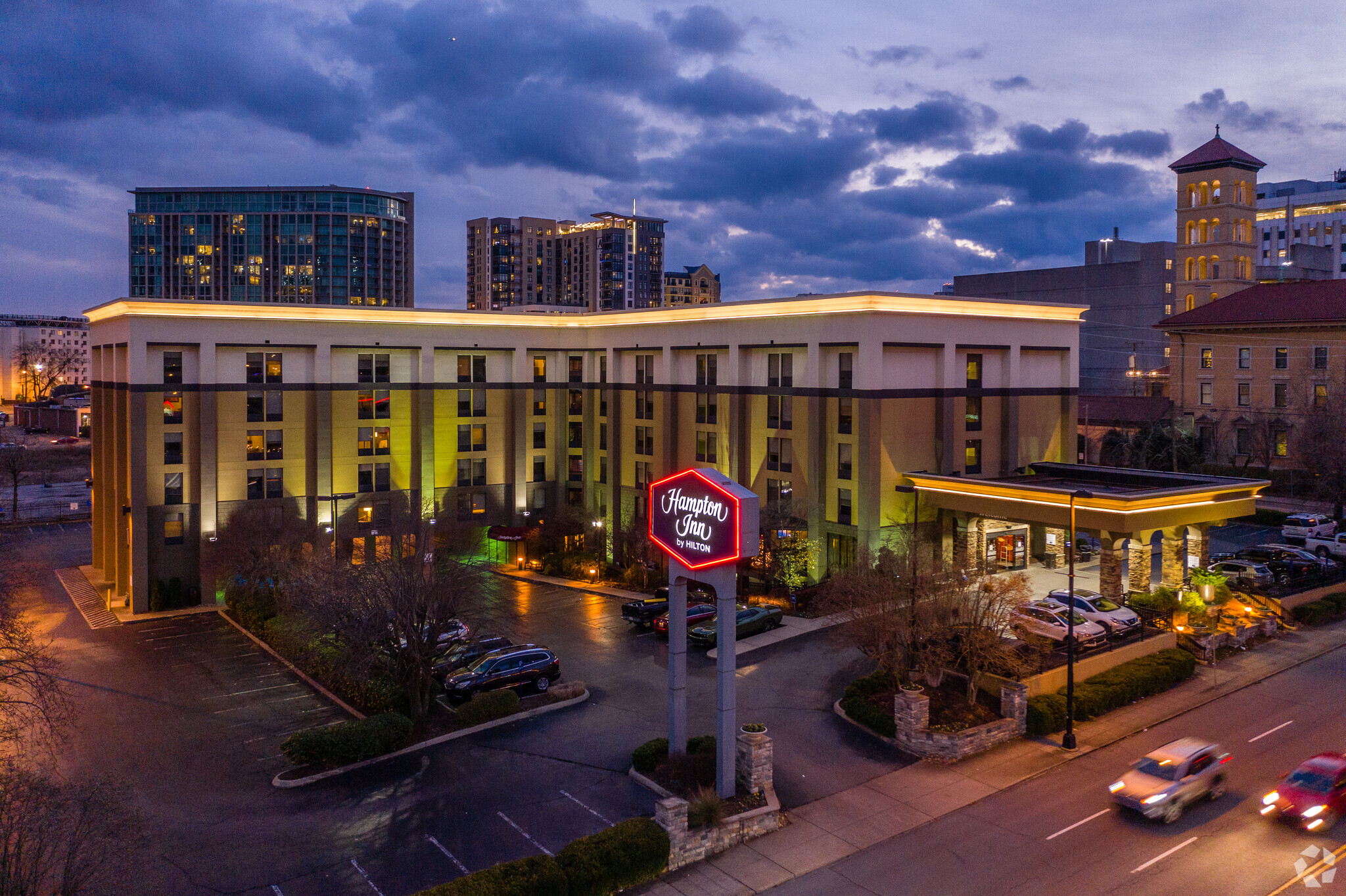 Hampton Inn Portfolio Sale portefeuille de 2 propriétés à vendre sur LoopNet.ca Photo principale- Image 1 de 3