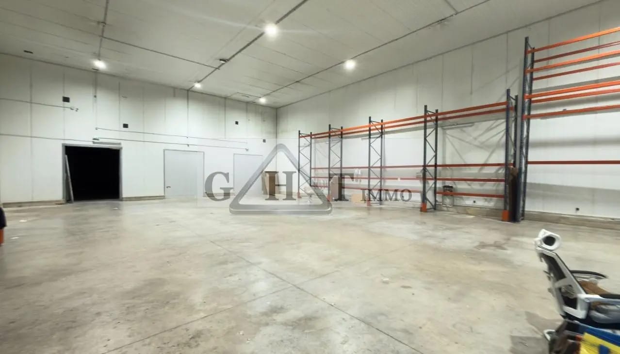 Office in Crégy-lès-Meaux for lease Interior Photo- Image 1 of 16