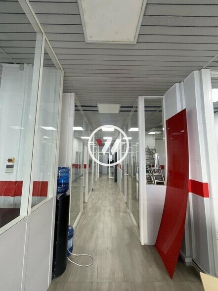 Retail in Marseille for lease - Building Photo - Image 3 of 10