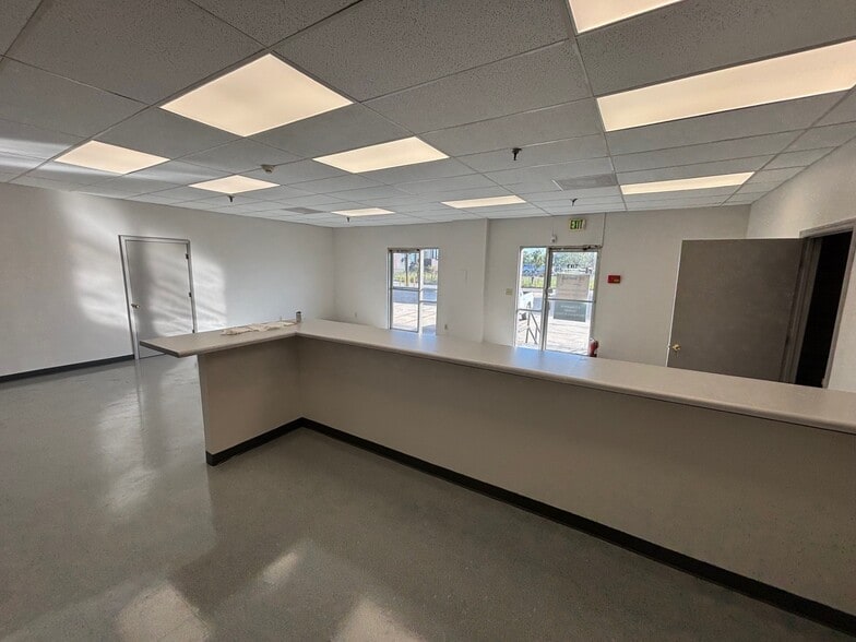 3230 Messer Airport Hwy, Birmingham, AL for lease - Building Photo - Image 2 of 5